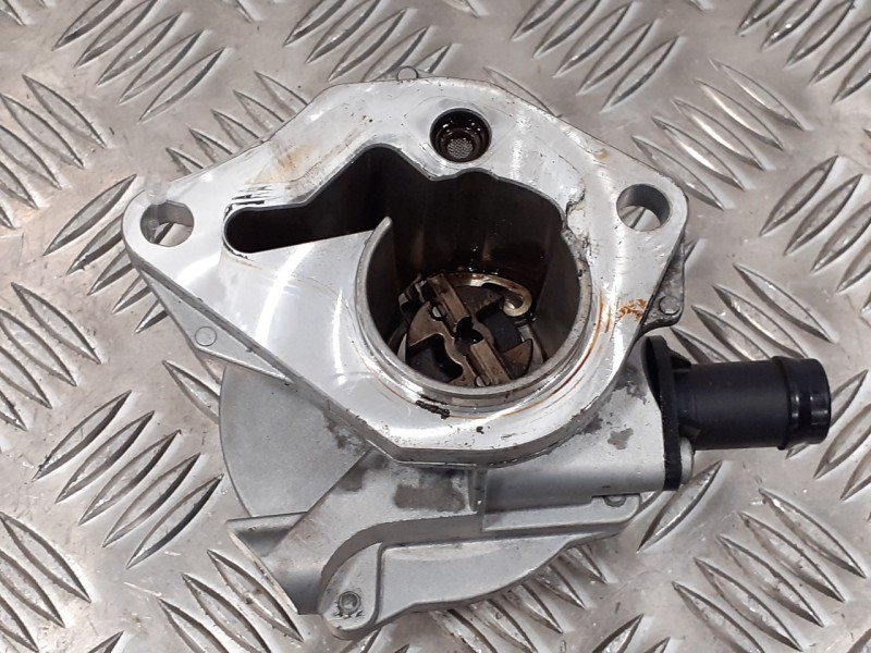 Recambio de depresor freno / bomba vacio para peugeot 206 berlina 1.9 diesel referencia OEM IAM 8201005306  