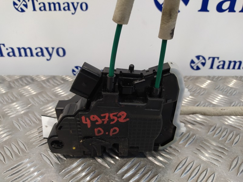 Recambio de cerradura puerta delantera derecha para ssangyong tivoli premium 4x2 referencia OEM IAM 7122035000  