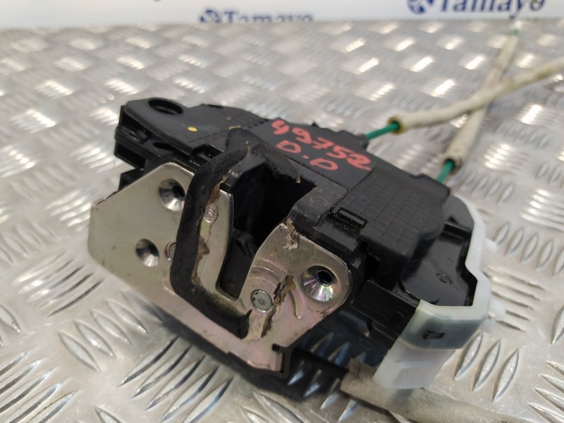 Recambio de cerradura puerta delantera derecha para ssangyong tivoli premium 4x2 referencia OEM IAM 7122035000  