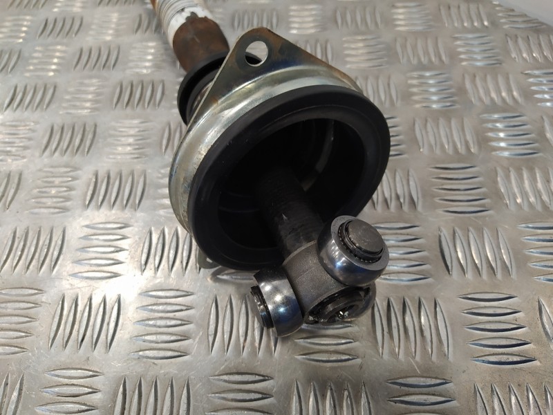 Recambio de transmision delantera izquierda para dacia sandero 1.2 16v cat referencia OEM IAM 8200985010  