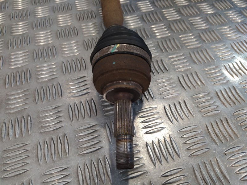 Recambio de transmision delantera izquierda para dacia sandero 1.2 16v cat referencia OEM IAM 8200985010  