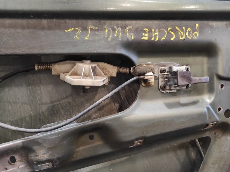Recambio de puerta delantera izquierda para porsche 944 referencia OEM IAM   