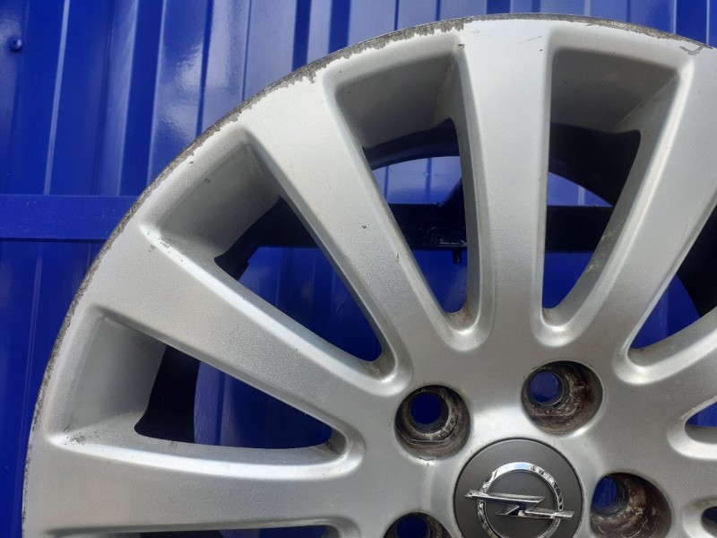 Recambio de llanta para opel insignia sports tourer 2.0 16v cdti referencia OEM IAM 13235012  