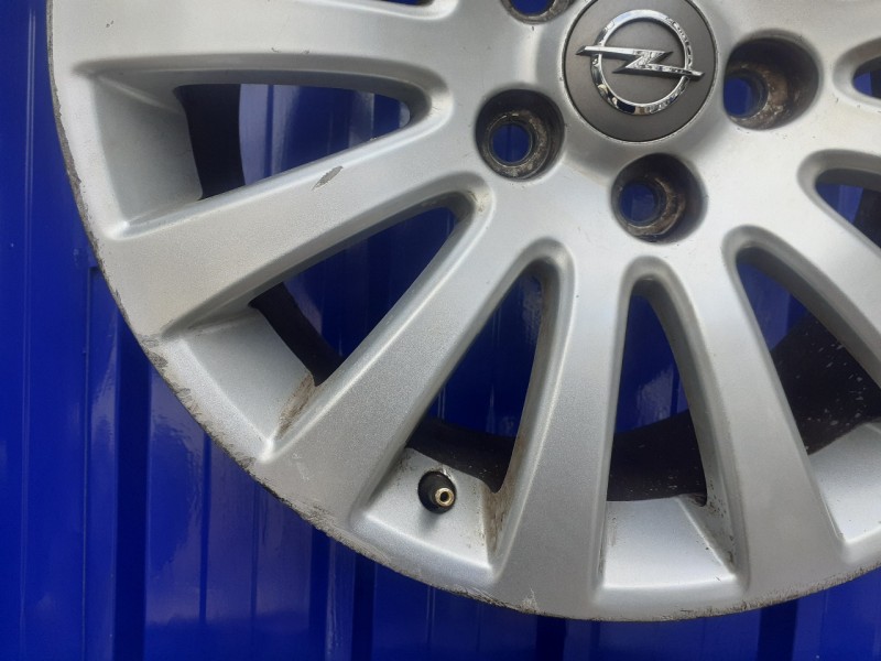 Recambio de llanta para opel insignia sports tourer 2.0 16v cdti referencia OEM IAM 13235012  