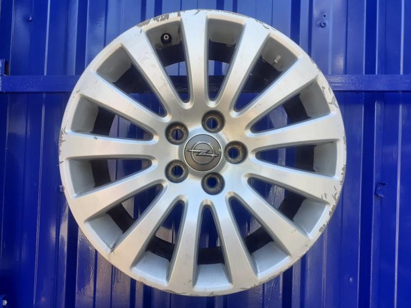 Recambio de llanta para opel insignia sports tourer 2.0 16v cdti referencia OEM IAM 13235012  