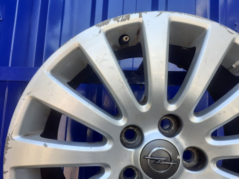 Recambio de llanta para opel insignia sports tourer 2.0 16v cdti referencia OEM IAM 13235012  
