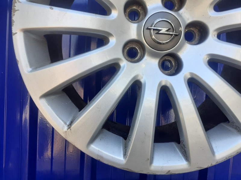 Recambio de llanta para opel insignia sports tourer 2.0 16v cdti referencia OEM IAM 13235012  