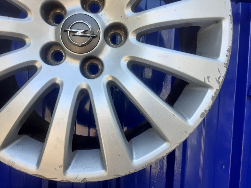 Recambio de llanta para opel insignia sports tourer 2.0 16v cdti referencia OEM IAM 13235012  
