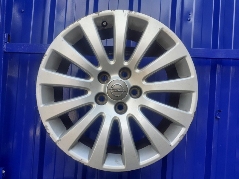 Recambio de llanta para opel insignia sports tourer 2.0 16v cdti referencia OEM IAM 13235012  