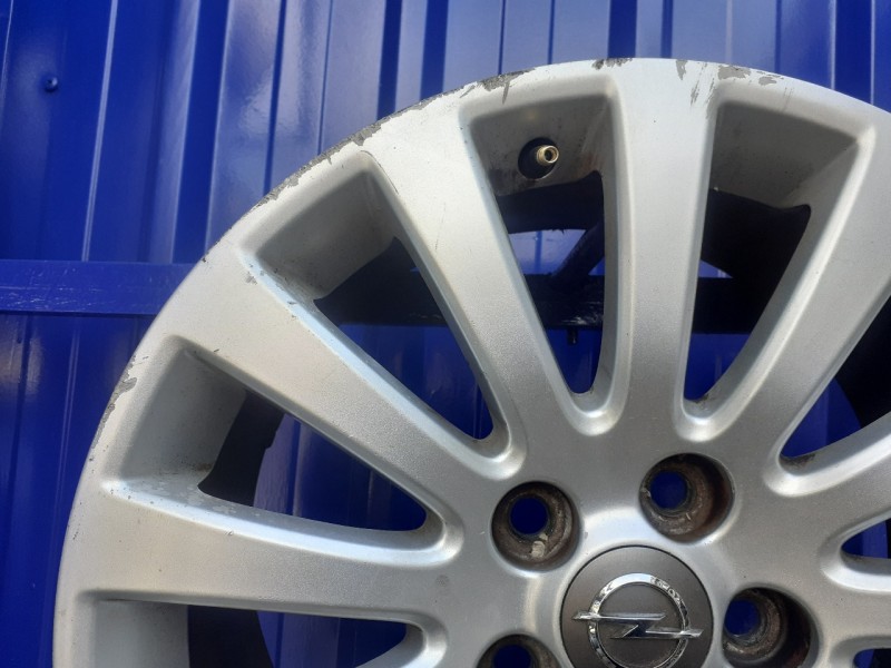 Recambio de llanta para opel insignia sports tourer 2.0 16v cdti referencia OEM IAM 13235012  