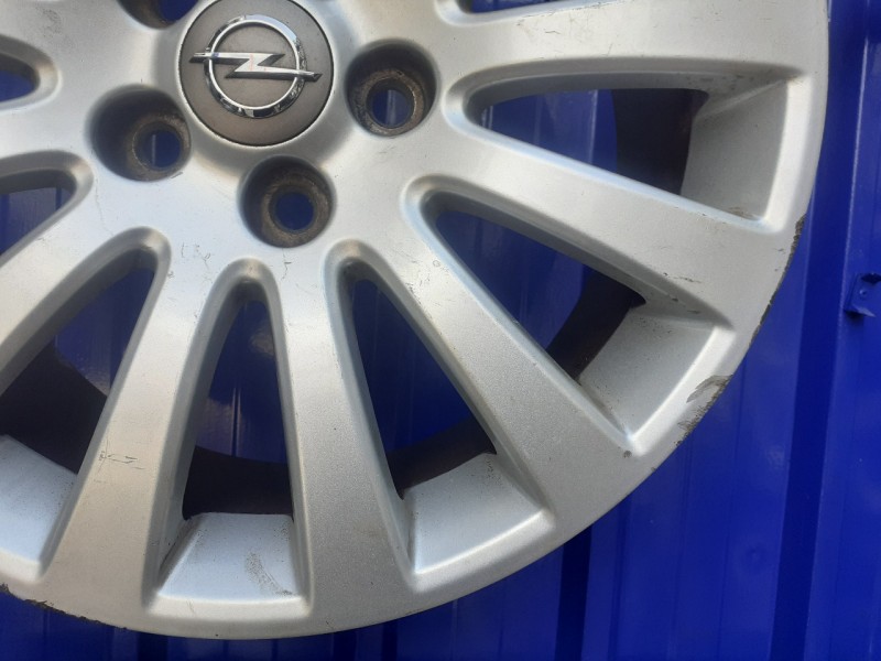 Recambio de llanta para opel insignia sports tourer 2.0 16v cdti referencia OEM IAM 13235012  