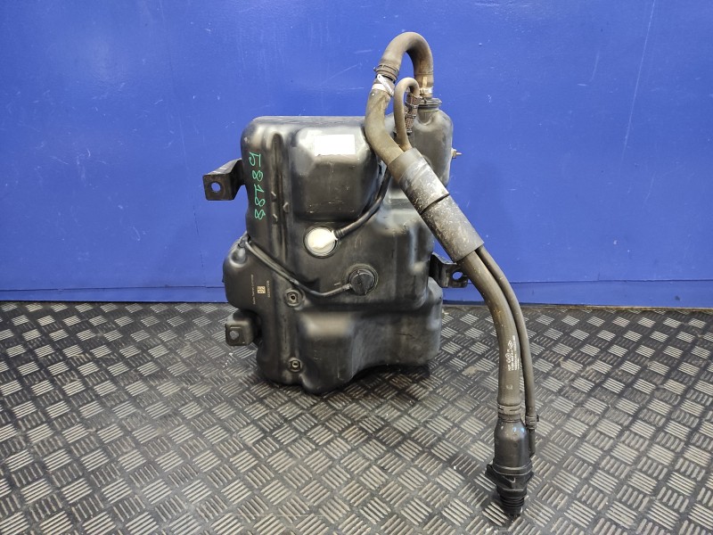 Recambio de deposito adblue para renault master iii master iii referencia OEM IAM 172A21178R 172A28000R 172A22038R