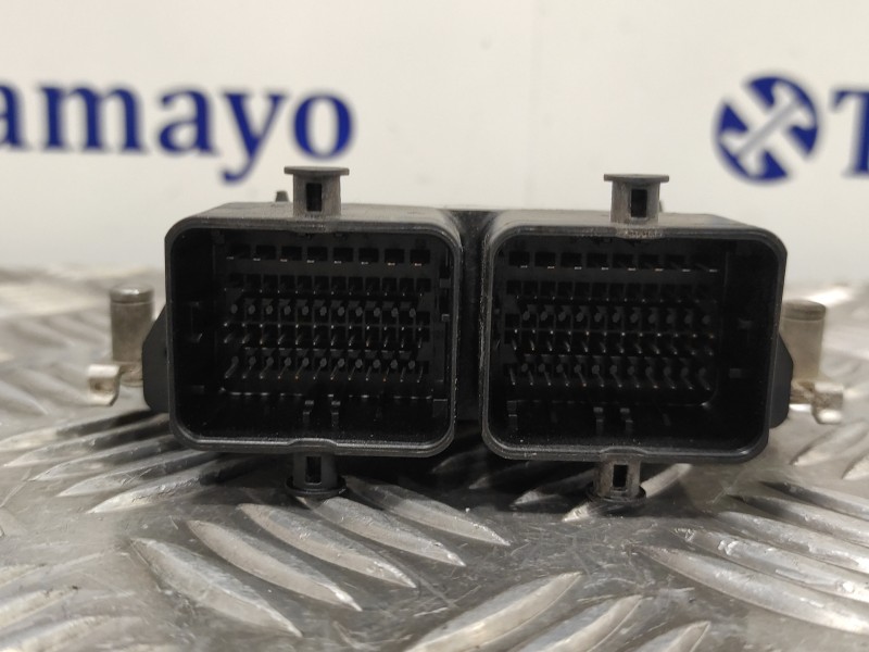 Recambio de centralita motor uce para hyundai i30 (gd) 1.4 cat referencia OEM IAM 1038407875 1039S76927 ME17921