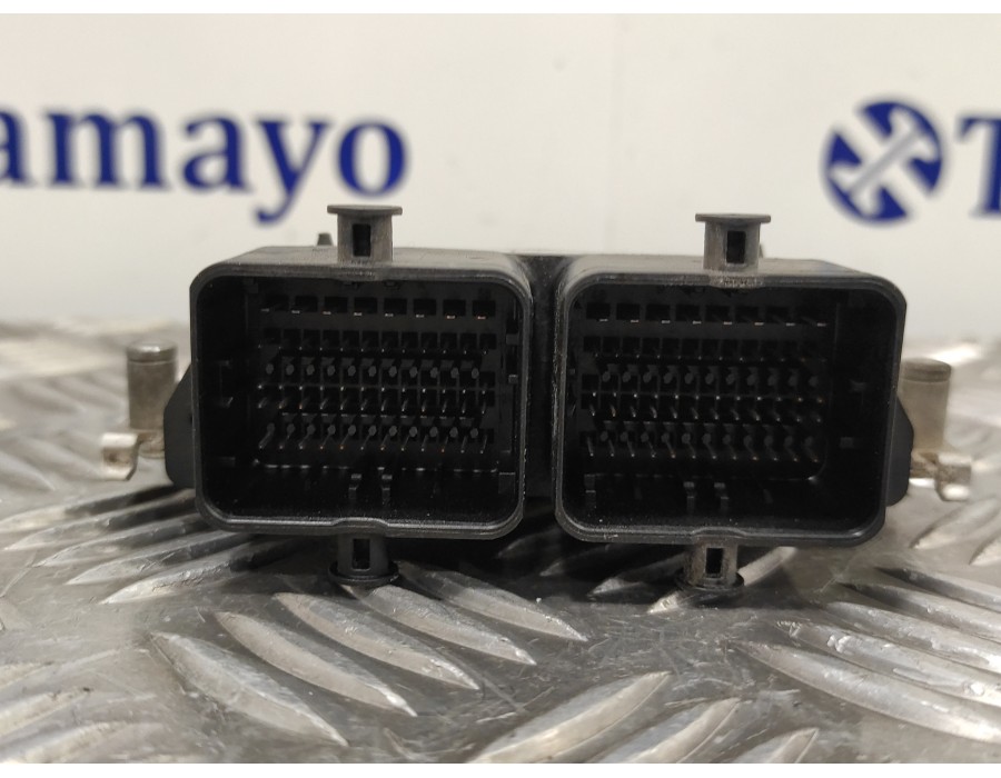 Recambio de centralita motor uce para hyundai i30 (gd) 1.4 cat referencia OEM IAM 1038407875 1039S76927 ME17921