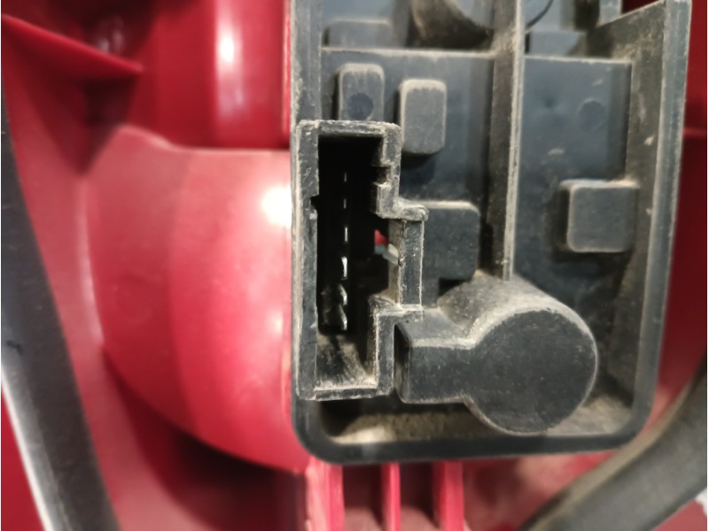 Recambio de piloto trasero izquierdo para citroën xsara picasso referencia OEM IAM 89032867  