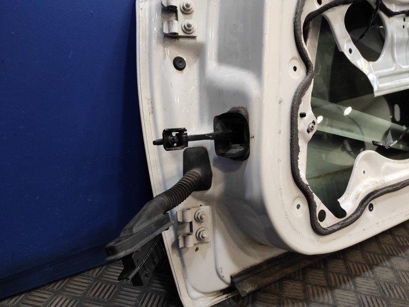 Recambio de puerta delantera derecha para bmw x1 (e84) xdrive 23d referencia OEM IAM   