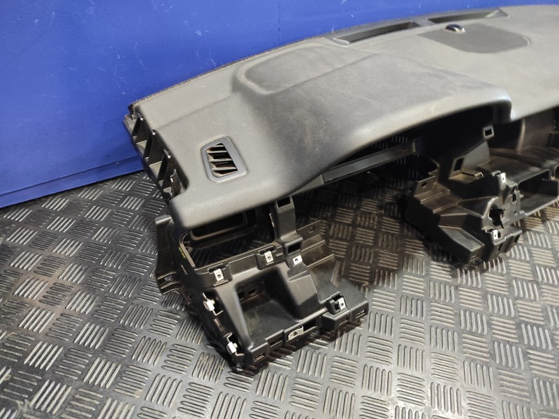 Recambio de salpicadero para land rover discovery sport referencia OEM IAM   