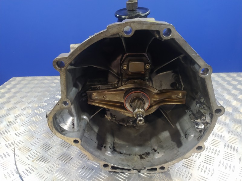 Recambio de caja cambios para volkswagen lt caja cerrada / combi 2.4 turbodiesel (dv) referencia OEM IAM 711614  