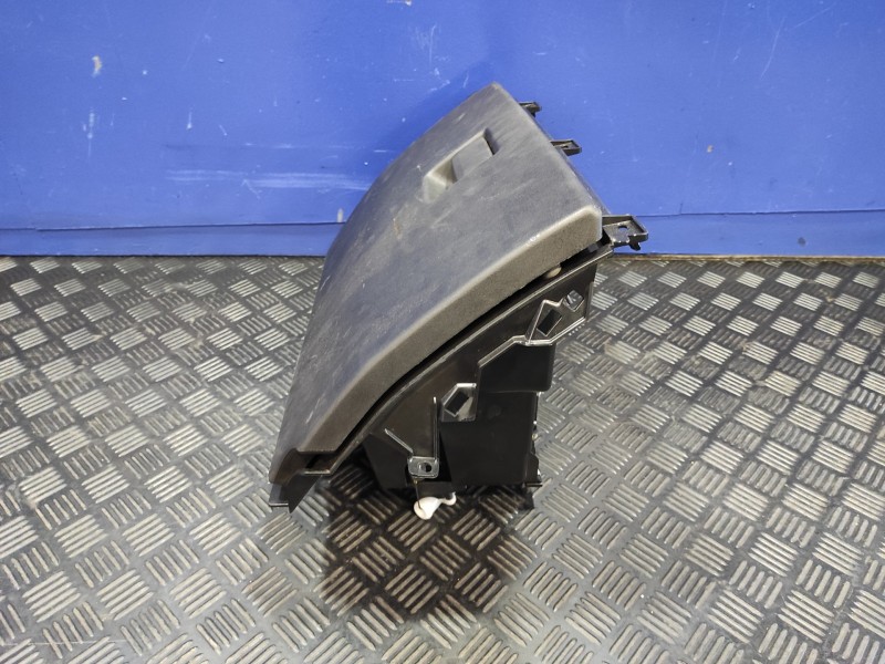 Recambio de guantera central delantera para land rover discovery sport referencia OEM IAM HJ3214K016BA  16A134BLF9