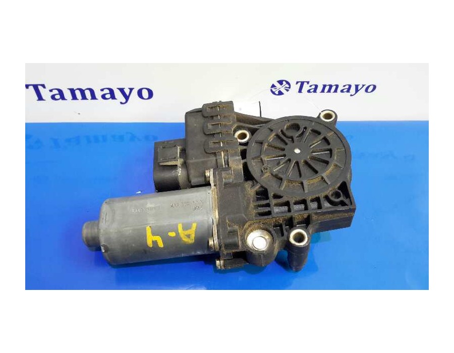 Recambio de motor elevalunas delantero derecho para audi a4 avant (b5) 1.9 tdi referencia OEM IAM 0130821786  