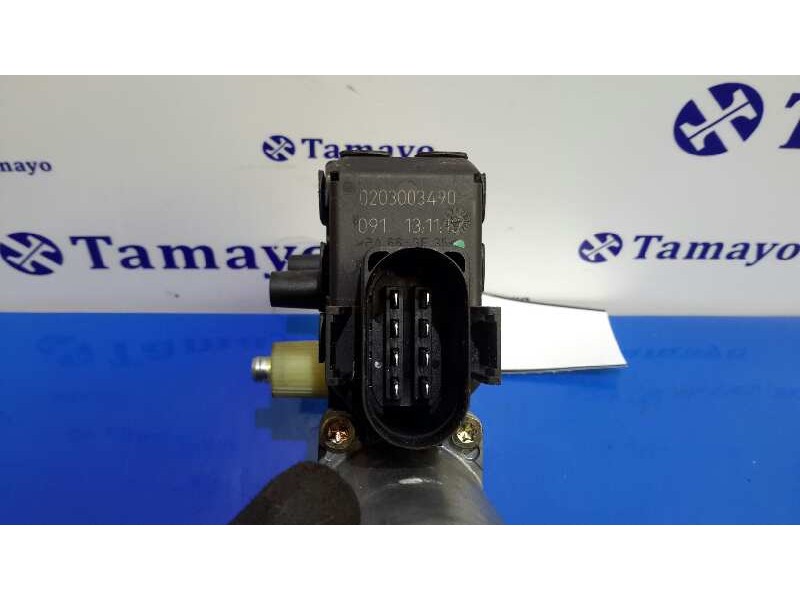 Recambio de motor elevalunas delantero derecho para audi a4 avant (b5) 1.9 tdi referencia OEM IAM 0130821786  