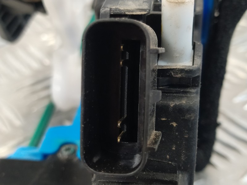 Recambio de cerradura puerta trasera derecha para hyundai i30 (gd) 1.4 cat referencia OEM IAM 81420A6000  