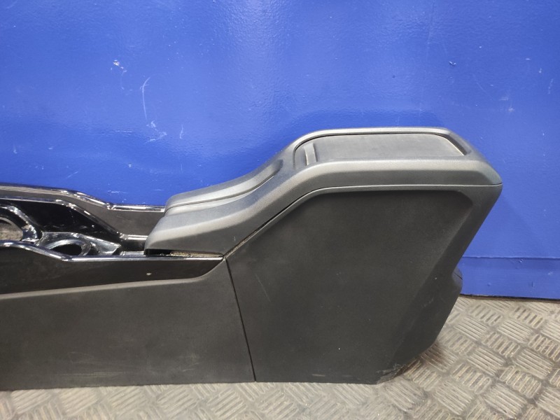 Recambio de apoyabrazos central para peugeot 2008 (--.2013) 1.2 12v e-thp / puretech referencia OEM IAM 9677871877  
