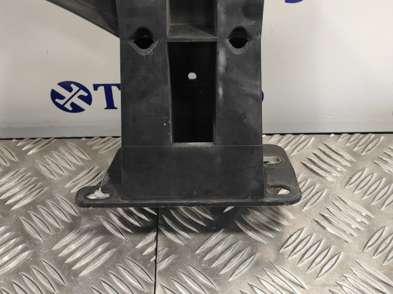 Recambio de refuerzo paragolpes delantero para peugeot 308 1.6 16v referencia OEM IAM 9656741480  