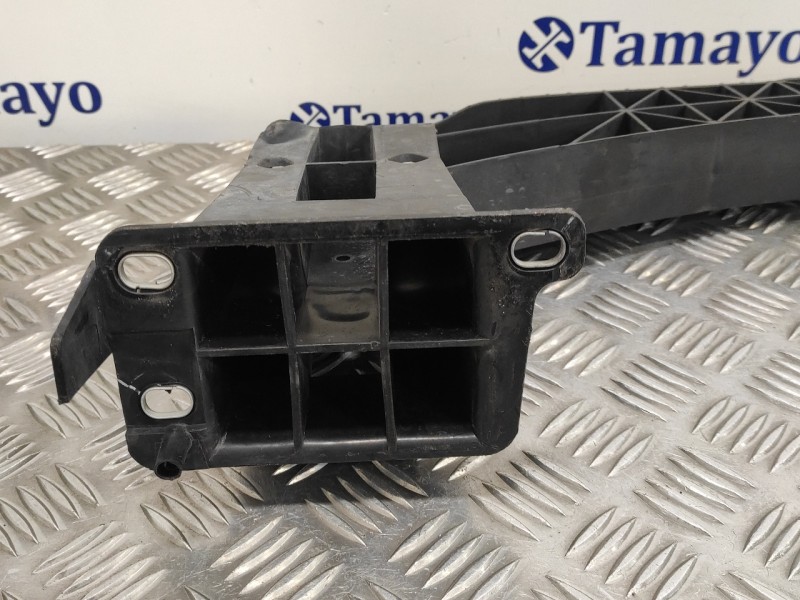 Recambio de refuerzo paragolpes delantero para peugeot 308 1.6 16v referencia OEM IAM 9656741480  