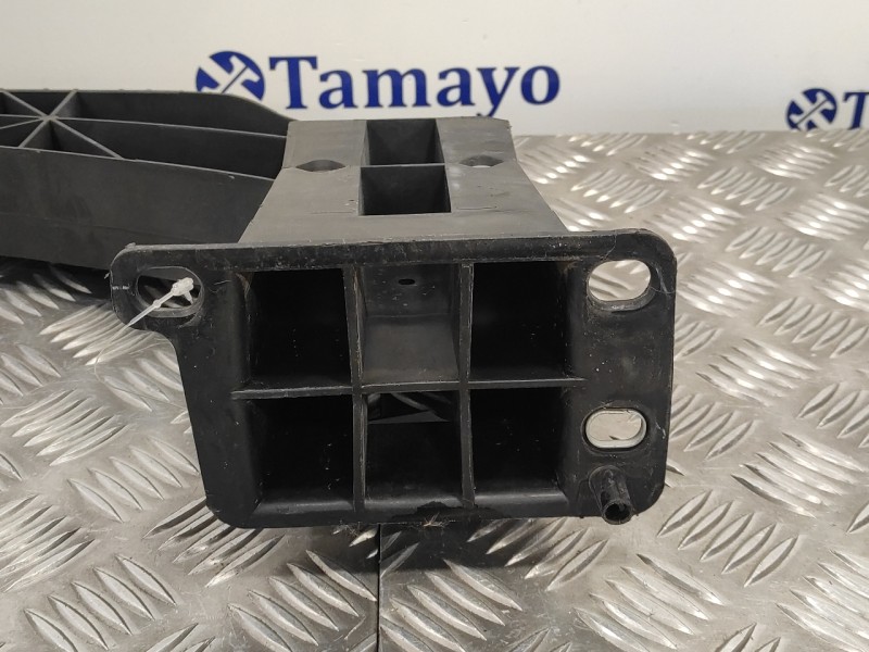 Recambio de refuerzo paragolpes delantero para peugeot 308 1.6 16v referencia OEM IAM 9656741480  