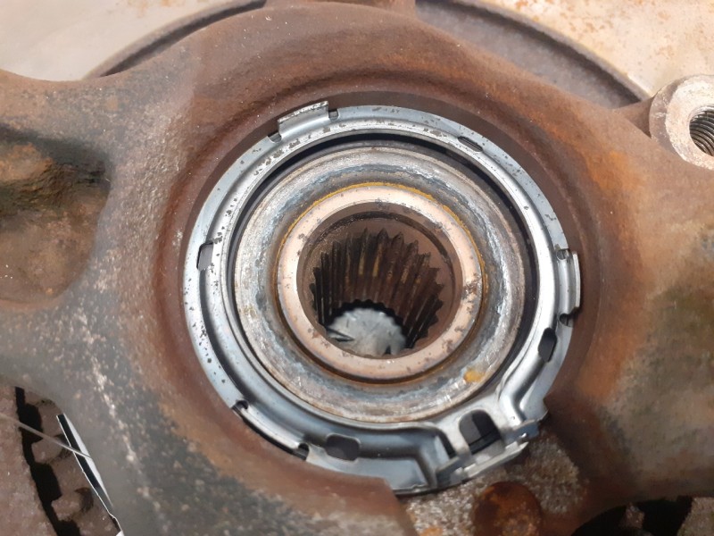 Recambio de mangueta delantera derecha para dacia logan 1.5 dci diesel cat referencia OEM IAM   