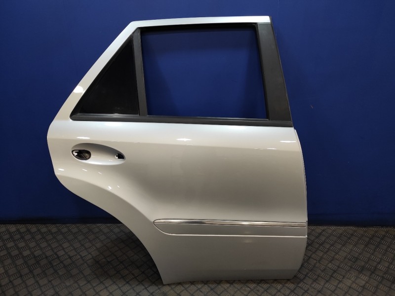 Recambio de puerta trasera derecha para mercedes-benz clase m (w164) 280 / 300 cdi (164.120) referencia OEM IAM   