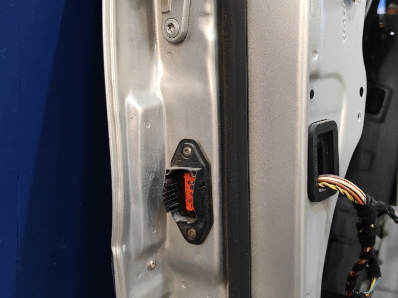 Recambio de puerta trasera derecha para mercedes-benz clase m (w164) 280 / 300 cdi (164.120) referencia OEM IAM   
