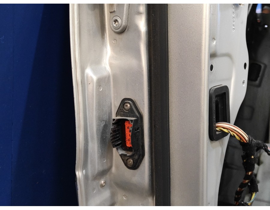 Recambio de puerta trasera derecha para mercedes-benz clase m (w164) 280 / 300 cdi (164.120) referencia OEM IAM   