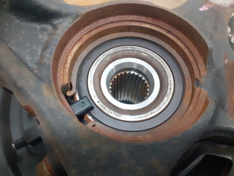 Recambio de mangueta delantera izquierda para toyota yaris 1.3 16v cat referencia OEM IAM   