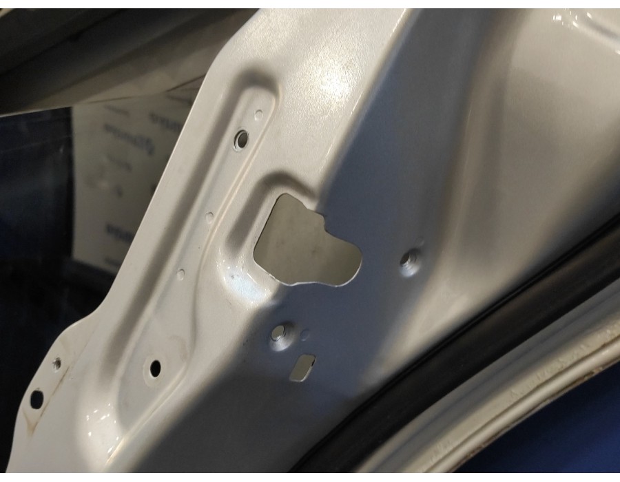 Recambio de puerta trasera derecha para mercedes-benz clase m (w164) 280 / 300 cdi (164.120) referencia OEM IAM   