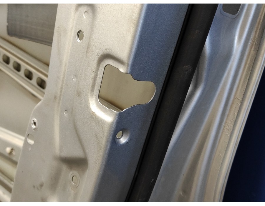 Recambio de puerta delantera derecha para mercedes-benz clase m (w164) 280 / 300 cdi (164.120) referencia OEM IAM   