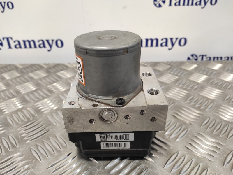Recambio de abs para hyundai i30 (gd) 1.4 cat referencia OEM IAM 58900A6230 A658930800 6158945200