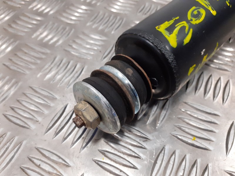 Recambio de amortiguador delantero izquierdo para land rover defender (ld) 2.5 tdi referencia OEM IAM   