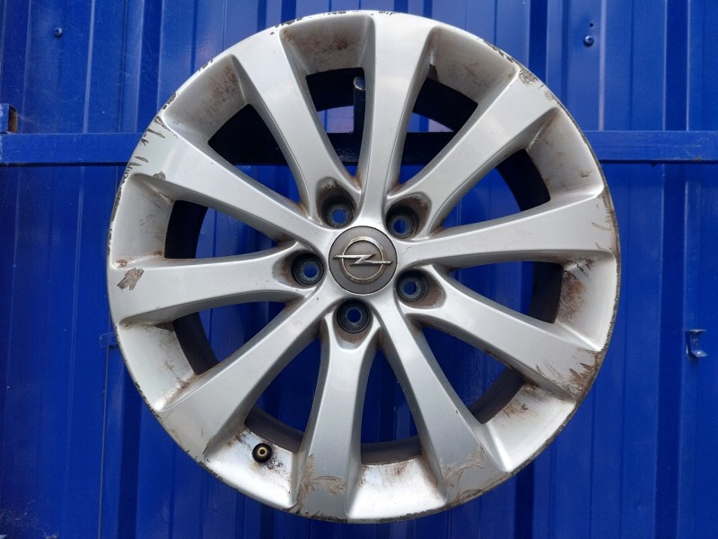 Recambio de llanta para opel meriva b 1.4 16v turbo cat referencia OEM IAM 13269541  