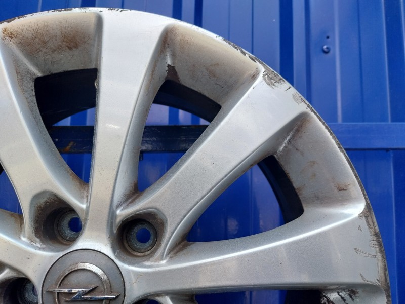 Recambio de llanta para opel meriva b 1.4 16v turbo cat referencia OEM IAM 13269541  