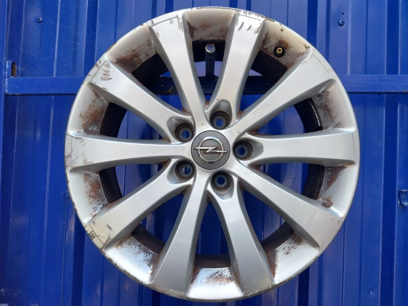 Recambio de llanta para opel meriva b 1.4 16v turbo cat referencia OEM IAM 13269541  