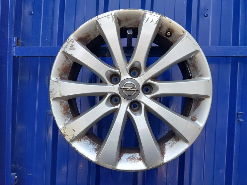 Recambio de llanta para opel meriva b 1.4 16v turbo cat referencia OEM IAM 13269541  