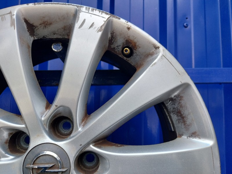 Recambio de llanta para opel meriva b 1.4 16v turbo cat referencia OEM IAM 13269541  