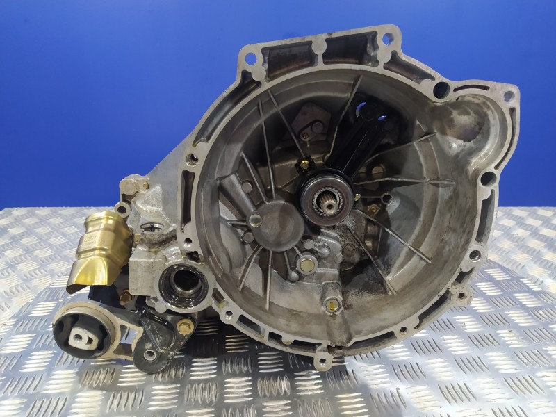 Recambio de caja cambios para ford fiesta (cbk) 1.4 16v cat referencia OEM IAM 2N1R7002CC  
