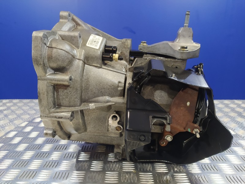 Recambio de caja cambios para ford fiesta (cbk) 1.4 16v cat referencia OEM IAM 2N1R7002CC  
