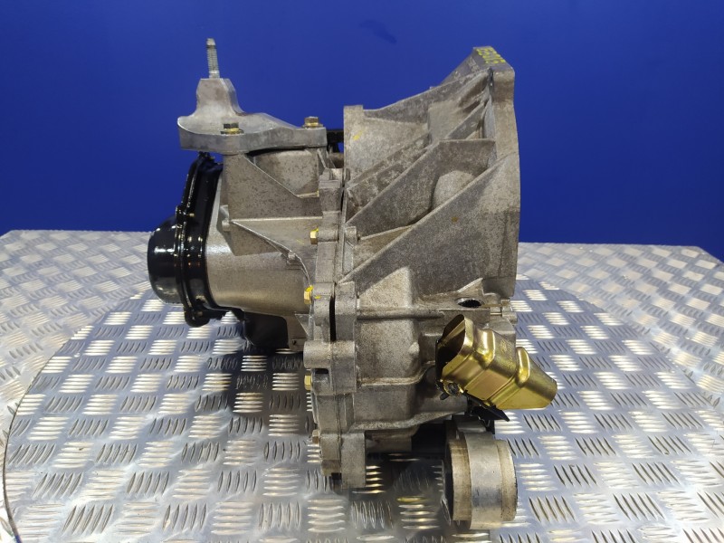 Recambio de caja cambios para ford fiesta (cbk) 1.4 16v cat referencia OEM IAM 2N1R7002CC  