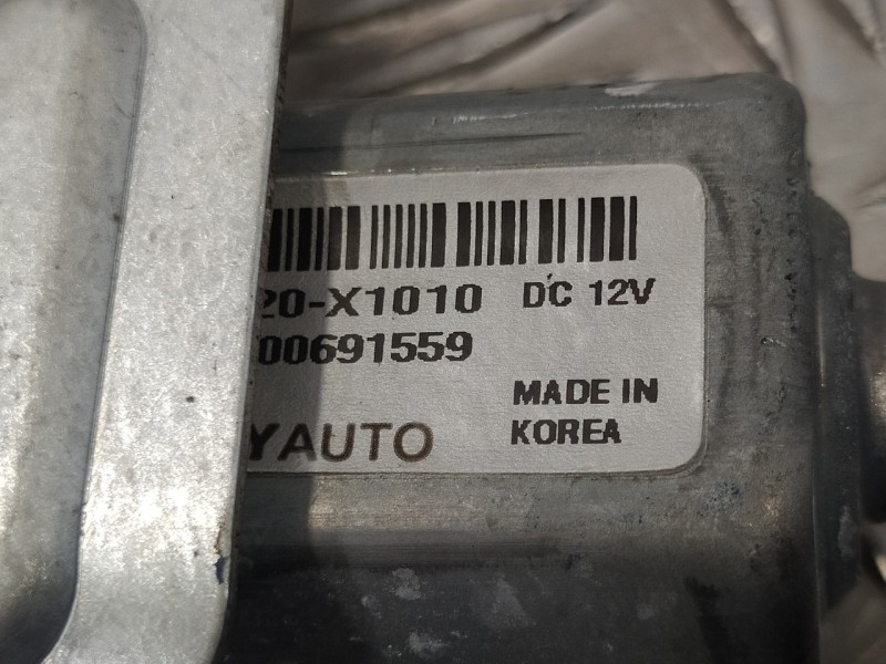 Recambio de elevalunas delantero derecho para ssangyong tivoli premium 4x2 referencia OEM IAM 98820X1010  