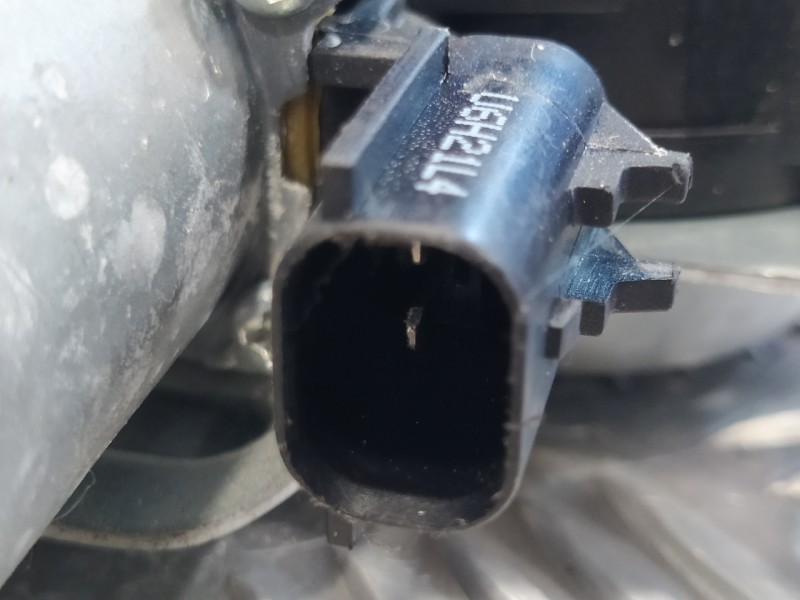 Recambio de elevalunas delantero derecho para ssangyong tivoli premium 4x2 referencia OEM IAM 98820X1010  