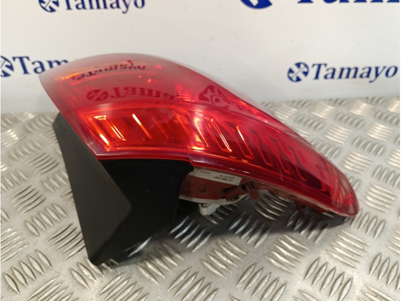 Recambio de piloto trasero izquierdo para opel meriva b 1.4 16v turbo cat referencia OEM IAM 13253627  0284400165